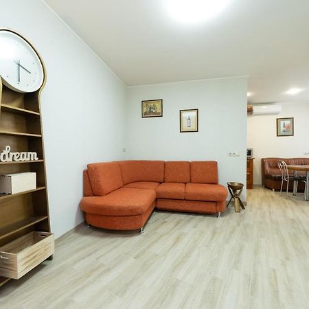 Апартаменты На Центральной Улице Kyiv Exterior foto